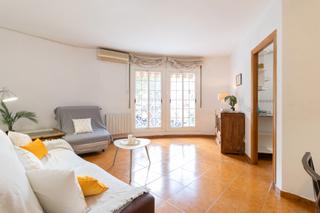 Flat in Centre. Piso luminoso con buhardilla Flat in Centre. Piso luminoso con buhardilla