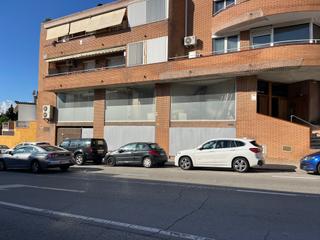 Lloguer Local Comercial a Avinguda de l'estatut 155. Muy visible en zona nord Lloguer Local Comercial a Avinguda de l'estatut 155. Muy visible en zona nord