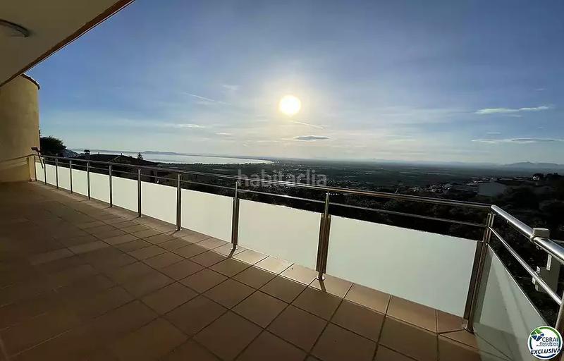 Foto 5a99c0b6-1212-4d34-9506-fab3db29fec7. Maison avec chauffage parking piscine dans Nord Roses Foto 5a99c0b6-1212-4d34-9506-fab3db29fec7. Maison avec chauffage parking piscine dans Nord Roses