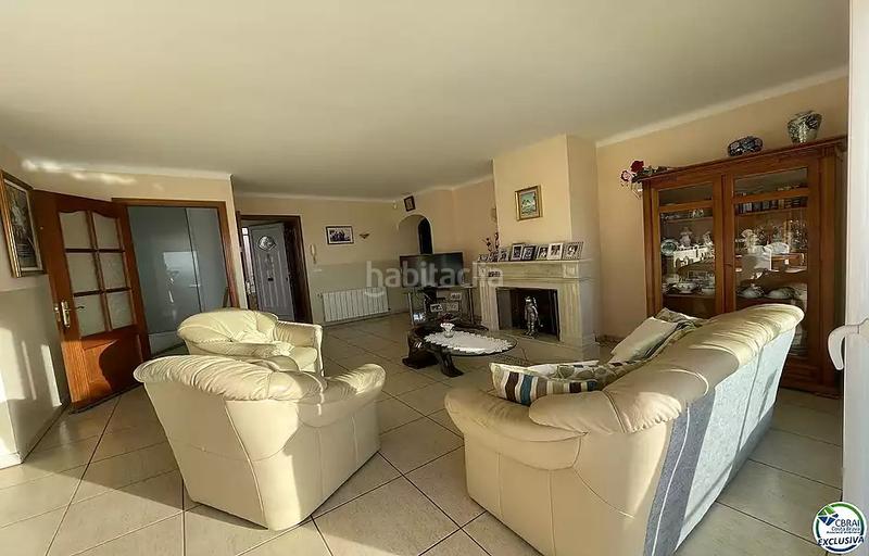 Foto 85f1f9bd-9895-45c5-b0b3-f2a001620b93. Maison avec chauffage parking piscine dans Nord Roses Foto 85f1f9bd-9895-45c5-b0b3-f2a001620b93. Maison avec chauffage parking piscine dans Nord Roses