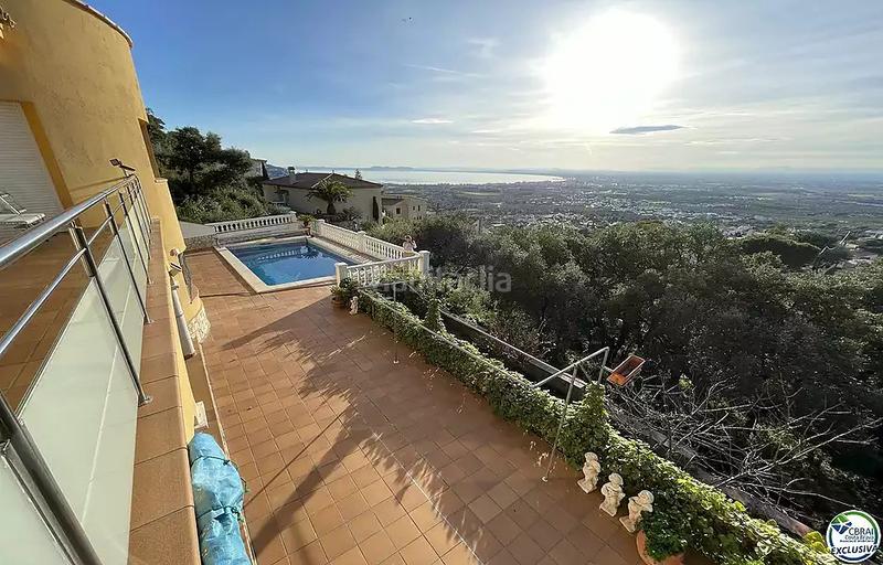 Foto 98abc490-3a5f-49ed-9874-e3256828b811. Maison avec chauffage parking piscine dans Nord Roses Foto 98abc490-3a5f-49ed-9874-e3256828b811. Maison avec chauffage parking piscine dans Nord Roses