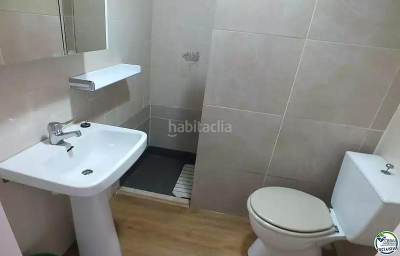 Foto ae3fe555-8432-4948-bda8-fbe18f9f2f5f. Pis a Salatar Roses Foto ae3fe555-8432-4948-bda8-fbe18f9f2f5f. Pis a Salatar Roses