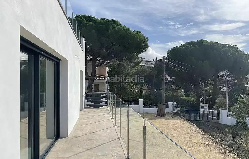 Foto 65055b2f-1a69-4169-8183-faf126218615. Maison avec chauffage parking piscine dans Nord Roses Foto 65055b2f-1a69-4169-8183-faf126218615. Maison avec chauffage parking piscine dans Nord Roses