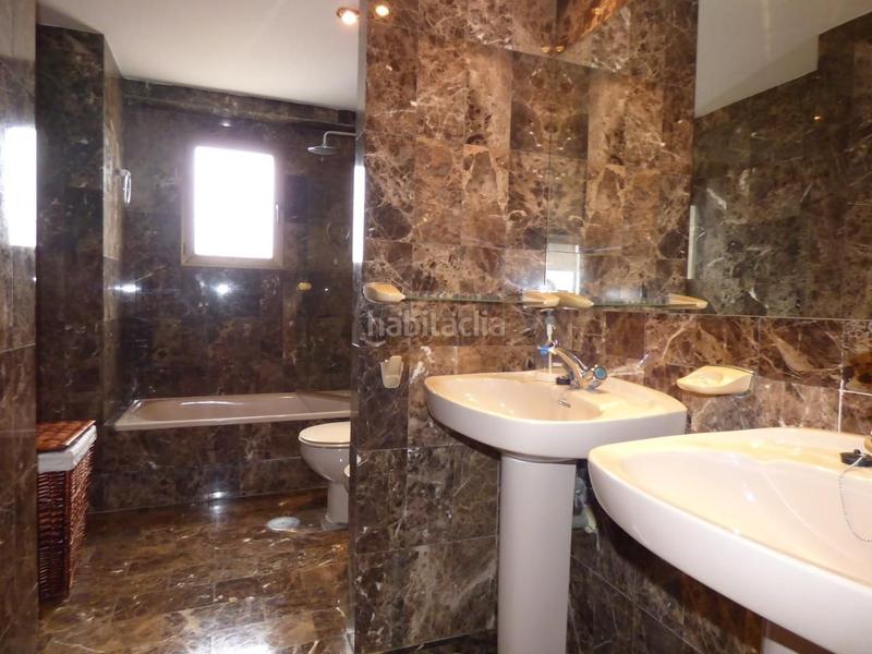 Foto b2098051-fa06-456d-a66f-fba5b1a80d1d. Àtic amb aparcament piscina a Levante Alto Benidorm Foto b2098051-fa06-456d-a66f-fba5b1a80d1d. Àtic amb aparcament piscina a Levante Alto Benidorm