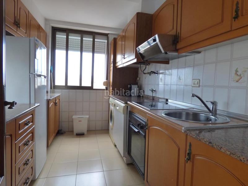 Foto d689fd8b-9d93-4de3-b270-9dd8b078c9a9. Àtic amb aparcament piscina a Levante Alto Benidorm Foto d689fd8b-9d93-4de3-b270-9dd8b078c9a9. Àtic amb aparcament piscina a Levante Alto Benidorm