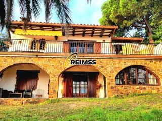 Casa a Mas Pere-Río de Oro. Hermosa casa de dos plantas con 5 habitaciones en la zona de cal Casa a Mas Pere-Río de Oro. Hermosa casa de dos plantas con 5 habitaciones en la zona de cal