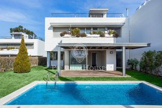 Location Maison Camí del pedró. Alquiler casa en sant vicenç de montalt con piscina Location Maison Camí del pedró. Alquiler casa en sant vicenç de montalt con piscina