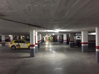 Miete Autoparkplatz in Plaça lledoner 6. Plaza de aparcamiento situada en planta garaje de edificio pluri Miete Autoparkplatz in Plaça lledoner 6. Plaza de aparcamiento situada en planta garaje de edificio pluri