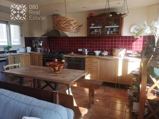 Maison Carrer puig gentil. Exclusiva casa de 3 plantas, 3 habitaciones, 2 baños, garaje y 3 Maison Carrer puig gentil. Exclusiva casa de 3 plantas, 3 habitaciones, 2 baños, garaje y 3