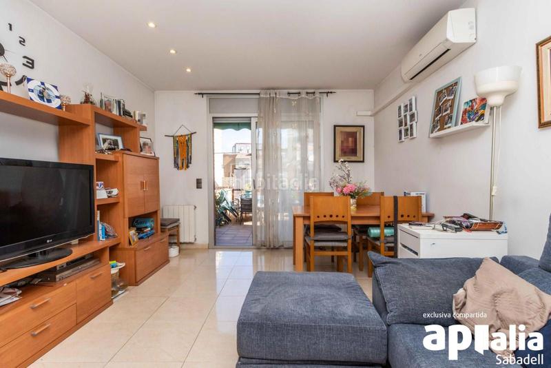 Foto e34ea9c7-d57c-4cc9-91b6-ec97fd986f0f. Casa adossada amb calefacció aparcament a La Romànica Barberà del Vallès Foto e34ea9c7-d57c-4cc9-91b6-ec97fd986f0f. Casa adossada amb calefacció aparcament a La Romànica Barberà del Vallès