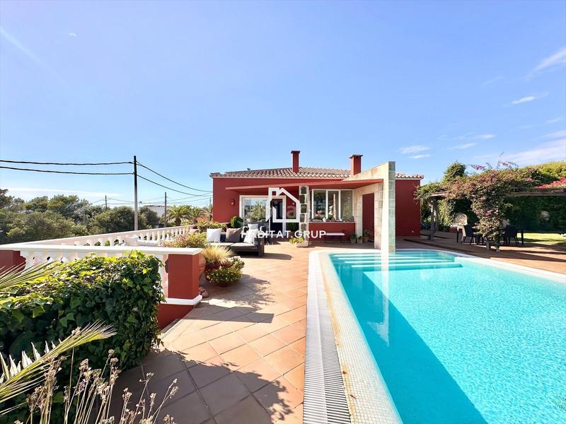 Foto 74804df4-5e35-4f5f-a6ab-68e5d30154e7. Chalet with heating pool in Biniancolla-Punta Prima Sant Lluís Foto 74804df4-5e35-4f5f-a6ab-68e5d30154e7. Chalet with heating pool in Biniancolla-Punta Prima Sant Lluís