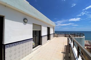 Attique Calle de las tres creus. Ático con 3 habitaciones con ascensor, parking, vistas al mar y Attique Calle de las tres creus. Ático con 3 habitaciones con ascensor, parking, vistas al mar y
