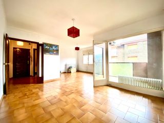 Apartamento Carrer bisbe iglesias navarri. Oportunidad por precio y zona Apartamento Carrer bisbe iglesias navarri. Oportunidad por precio y zona