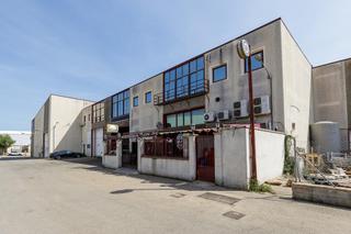 Industrial building Calle son fosquet. Nave industrial de tres alturas y con licencia de bar restaurant Industrial building Calle son fosquet. Nave industrial de tres alturas y con licencia de bar restaurant