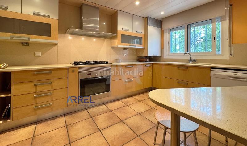 Foto bfed2999-88de-4c66-9fcb-948286c5000f. Casa adosada en el centro en Alella Foto bfed2999-88de-4c66-9fcb-948286c5000f. Casa adosada en el centro en Alella