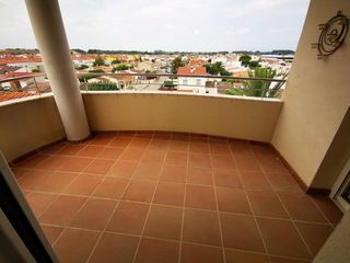 Ático en Empuriabrava. 4 hab., piscina, parking Ático en Empuriabrava. 4 hab., piscina, parking