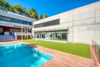 Lloguer Casa Zona can llobet. Diseño y vistas espectaculares Lloguer Casa Zona can llobet. Diseño y vistas espectaculares