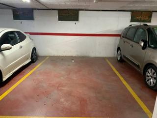 Lloguer Aparcament cotxe Avinguda onze de setembre. Superficie total 15 m², garaje superficie útil 15 m², adaptado a Lloguer Aparcament cotxe Avinguda onze de setembre. Superficie total 15 m², garaje superficie útil 15 m², adaptado a