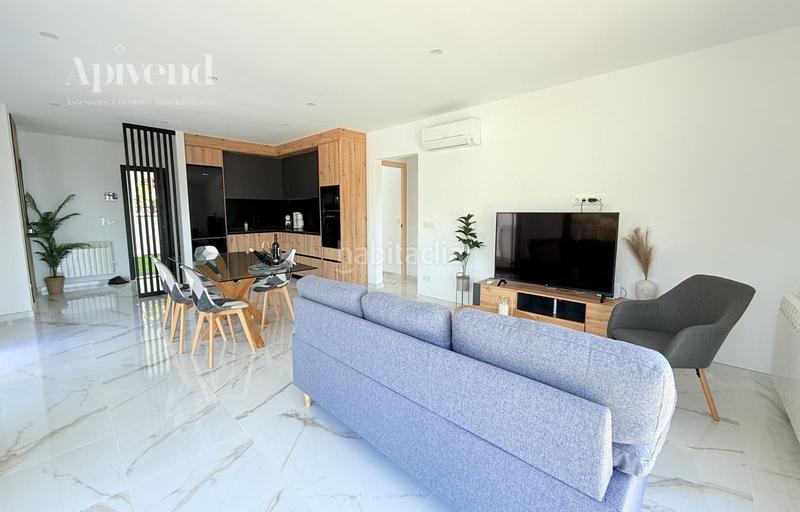 Foto 7cb753ba-e93a-4fdc-839f-24e7c0f53d51. Chalet avec chauffage parking piscine dans Nord Roses Foto 7cb753ba-e93a-4fdc-839f-24e7c0f53d51. Chalet avec chauffage parking piscine dans Nord Roses