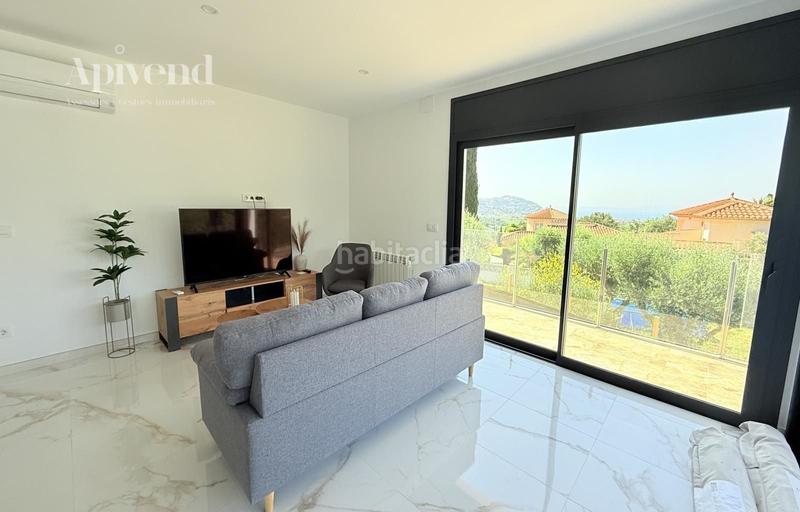 Foto f8d13f87-f612-4744-9b0a-aa0c714693b2. Chalet avec chauffage parking piscine dans Nord Roses Foto f8d13f87-f612-4744-9b0a-aa0c714693b2. Chalet avec chauffage parking piscine dans Nord Roses