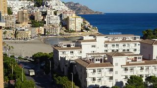 Dachwohnung in Mirador de la Cala-Benimar. Impresionante ?tico de esquina con terraza 85 m2 y condiciones d Dachwohnung in Mirador de la Cala-Benimar. Impresionante ?tico de esquina con terraza 85 m2 y condiciones d