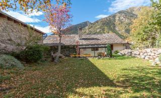 Casa a Porta. Encantadora casa porta, pirineo francés Casa a Porta. Encantadora casa porta, pirineo francés