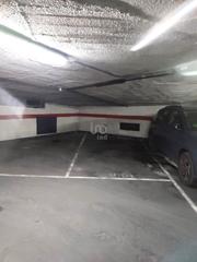 Autoparkplatz in El Camp de l´Arpa del Clot Autoparkplatz in El Camp de l´Arpa del Clot