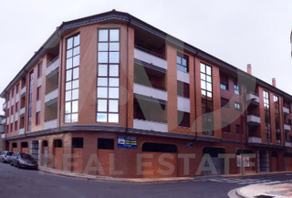 Aparcament cotxe a Trobajo del camino Aparcament cotxe a Trobajo del camino