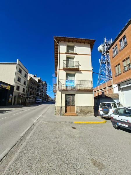Foto 05cc8c61-50f4-4254-9488-5ef50eae40d9. Casa amb calefacció aparcament a Graus Foto 05cc8c61-50f4-4254-9488-5ef50eae40d9. Casa amb calefacció aparcament a Graus
