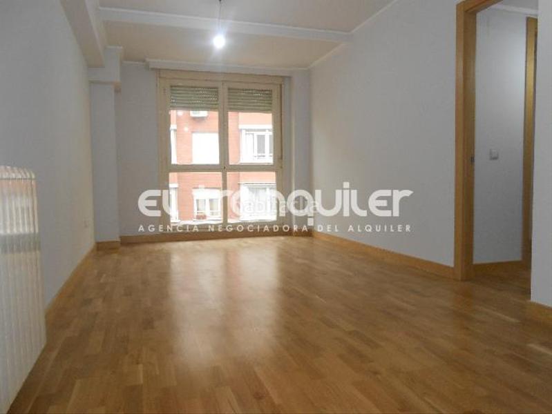 Foto fd93ca93-7ca3-42d1-986d-70b2416f604b. Rent flat with parking pool in Palos de Moguer Madrid Foto fd93ca93-7ca3-42d1-986d-70b2416f604b. Rent flat with parking pool in Palos de Moguer Madrid