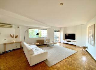 Pis  Mossen jacint verdaguer. Piso de 5 habitaciones parquing y zona comunitaria, junto al mar Pis  Mossen jacint verdaguer. Piso de 5 habitaciones parquing y zona comunitaria, junto al mar