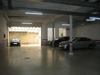 Miete Motorradparkplatz in Gran via de les corts catalanes 462. Plaza moto disponible Miete Motorradparkplatz in Gran via de les corts catalanes 462. Plaza moto disponible