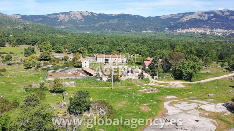 Foto 33b5fabe-b14a-4f04-bbca-4d6dcfa3255a. Country house with fireplace parking in Centro-Manguilla Escorial (El) Foto 33b5fabe-b14a-4f04-bbca-4d6dcfa3255a. Country house with fireplace parking in Centro-Manguilla Escorial (El)