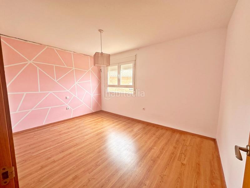 Foto a0e54f88-f671-4d5e-b491-5cc94aeb3ee0. Casa adossada amb calefacció aparcament a Cabezamesada Foto a0e54f88-f671-4d5e-b491-5cc94aeb3ee0. Casa adossada amb calefacció aparcament a Cabezamesada