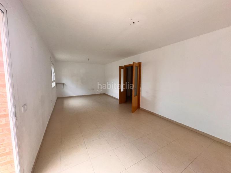 Foto f4ef2c57-ef51-4f1b-b2a2-8e5d940cf1a4. Casa adossada amb calefacció aparcament a Cabezamesada Foto f4ef2c57-ef51-4f1b-b2a2-8e5d940cf1a4. Casa adossada amb calefacció aparcament a Cabezamesada