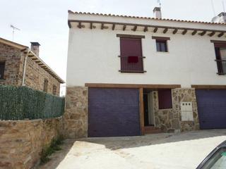 Doppelhaus  Yunque. Chalet pareado con garaje y jardín Doppelhaus  Yunque. Chalet pareado con garaje y jardín