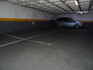 Lloguer Aparcament cotxe a Calle de la cruz del sur 5. Plaza de garaje para coche grande Lloguer Aparcament cotxe a Calle de la cruz del sur 5. Plaza de garaje para coche grande