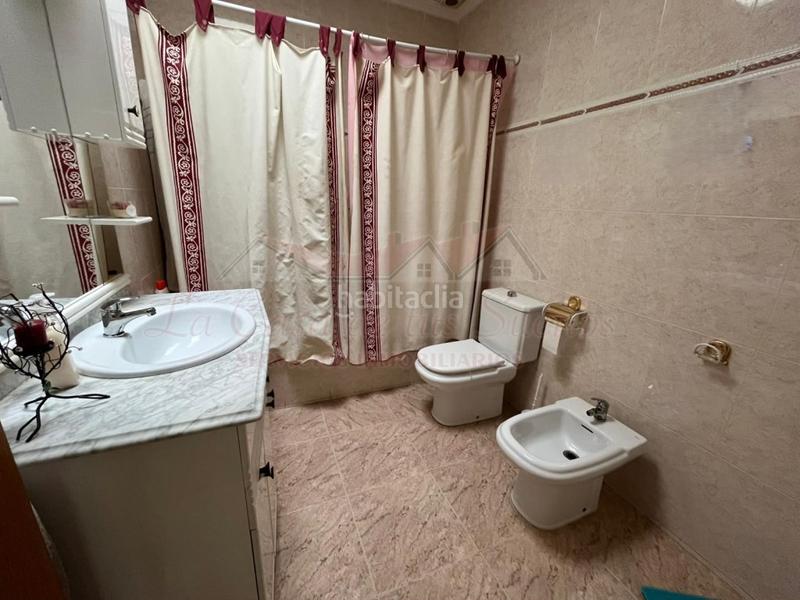 Foto fa2fb8f2-bb45-4ca4-9f0d-1474c7535b7a. Casa amb aparcament a Sax Foto fa2fb8f2-bb45-4ca4-9f0d-1474c7535b7a. Casa amb aparcament a Sax