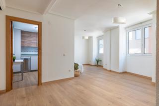 Location Appartement  C. de la huerta del obispo, 17. Fantastico piso muy luminoso a 5min. del metro Location Appartement  C. de la huerta del obispo, 17. Fantastico piso muy luminoso a 5min. del metro
