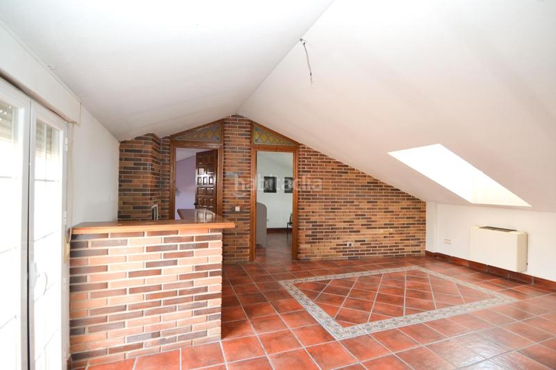 Foto 04754794-c2b4-40dc-b5ce-ad639cc61ffb. Casa aparellada amb calefacció aparcament a El Pijorro Navalcarnero Foto 04754794-c2b4-40dc-b5ce-ad639cc61ffb. Casa aparellada amb calefacció aparcament a El Pijorro Navalcarnero