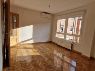 Pis a Calle la mancha 8. Piso 3 dormitorios junto a renfe asamblea Pis a Calle la mancha 8. Piso 3 dormitorios junto a renfe asamblea