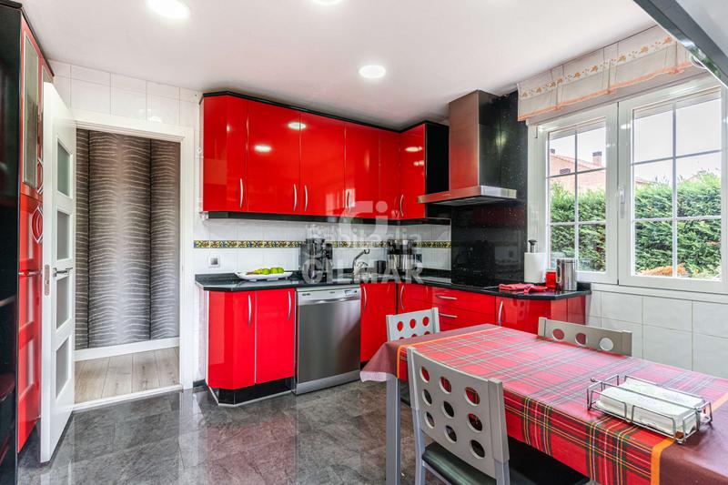 Foto 5af59c42-fb02-42f5-9b75-c483c5f3c135. Chalet con riscaldamento piscina in La Cárcaba-El Encinar-Montemolinos Arroyomolinos Foto 5af59c42-fb02-42f5-9b75-c483c5f3c135. Chalet con riscaldamento piscina in La Cárcaba-El Encinar-Montemolinos Arroyomolinos