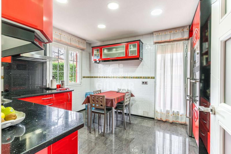 Foto ec27b42a-3e4e-4ff9-8955-52a2201ba1c1. Chalet con riscaldamento piscina in La Cárcaba-El Encinar-Montemolinos Arroyomolinos Foto ec27b42a-3e4e-4ff9-8955-52a2201ba1c1. Chalet con riscaldamento piscina in La Cárcaba-El Encinar-Montemolinos Arroyomolinos