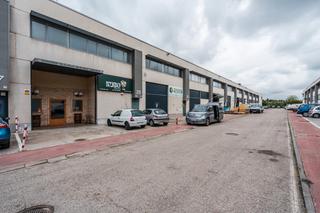 Nau industrial a La Estación. ^**^nave comercial de 270 m2 con altas prestaciones en zona estr Nau industrial a La Estación. ^**^nave comercial de 270 m2 con altas prestaciones en zona estr