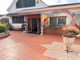 Casa  Carrer bruc. Espacio y luz Casa  Carrer bruc. Espacio y luz