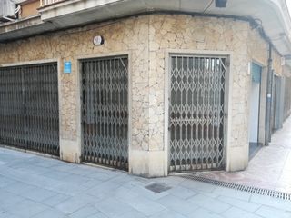 Local Comercial Carrer creu. Local comercial esquinero Local Comercial Carrer creu. Local comercial esquinero