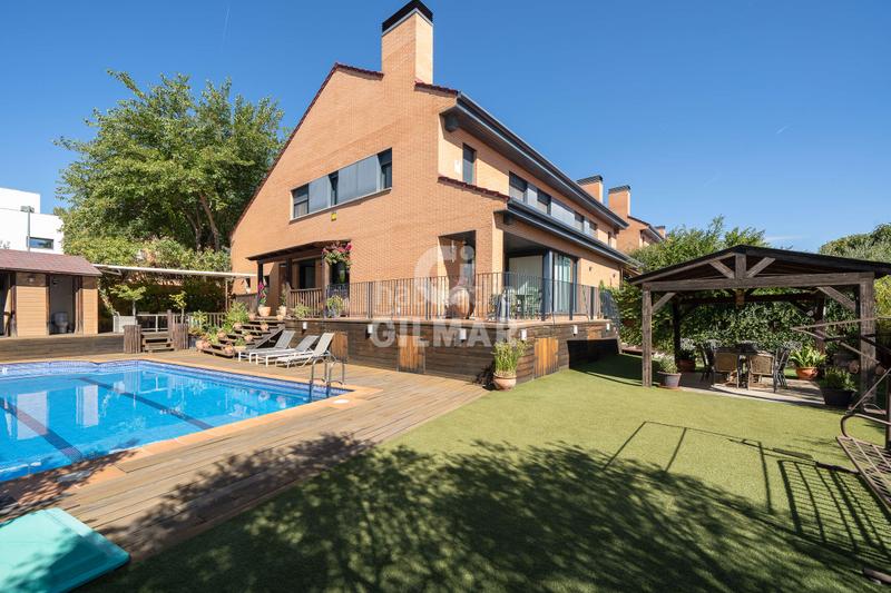 Foto 16bcfccc-0244-437e-b8ab-97a6ee8020a7. Maison jumelée avec chauffage parking piscine dans Miramadrid Paracuellos de Jarama Foto 16bcfccc-0244-437e-b8ab-97a6ee8020a7. Maison jumelée avec chauffage parking piscine dans Miramadrid Paracuellos de Jarama