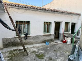 Maison  N/a. Casa de pueblo en centro urbano Maison  N/a. Casa de pueblo en centro urbano