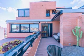 Etagenwohnung  Calle bellea del foc. Penúltima planta con diseño, gran terraza y vistas panorámicas. Etagenwohnung  Calle bellea del foc. Penúltima planta con diseño, gran terraza y vistas panorámicas.