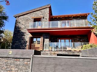 Xalet a Collado Mediano. Moderno y elegante chalet en piedra y pizarra de 345 m2 con 4 do Xalet a Collado Mediano. Moderno y elegante chalet en piedra y pizarra de 345 m2 con 4 do